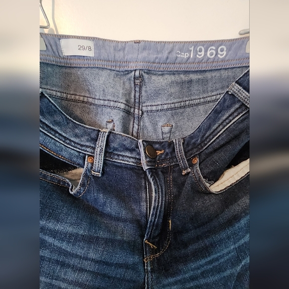 Gap Jeans Bermuda  Shorts Manufactured Raw Hem Size 29/8 - Picture 3 of 4